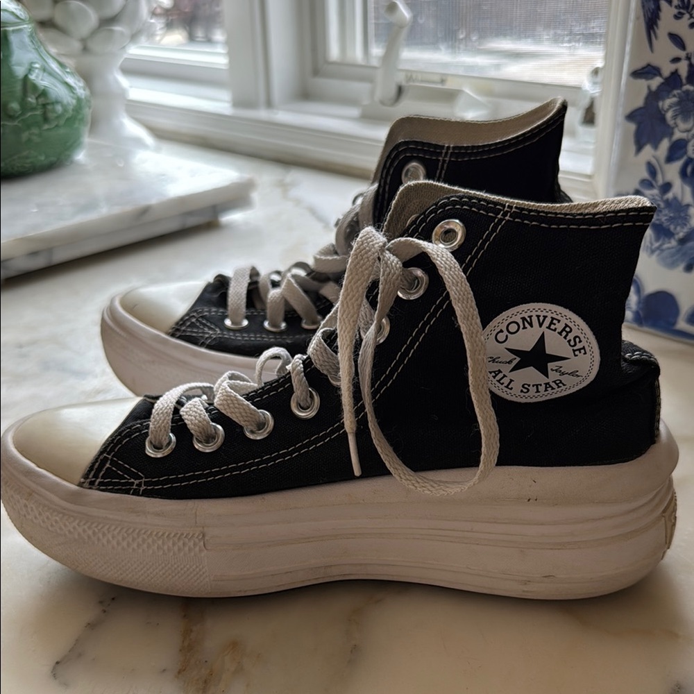 Converse Black High-Top Sneakers size 6 worn once